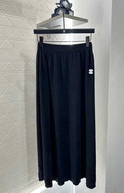 25 New Arrival Knitted Long-Sleeved Skirt Set