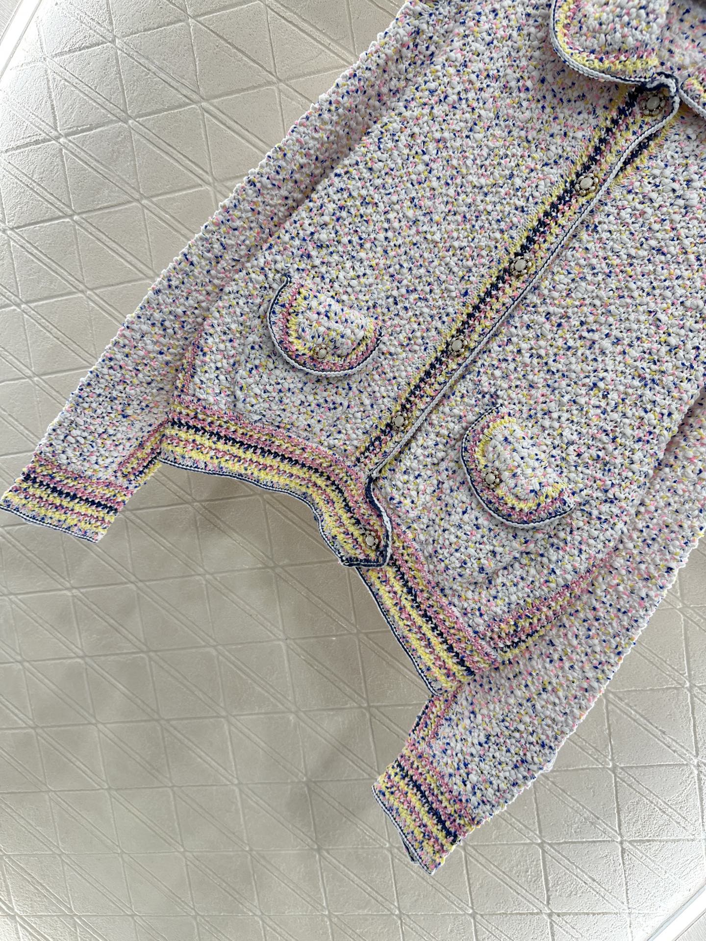 25fw Collar colored dot sweater cardigan