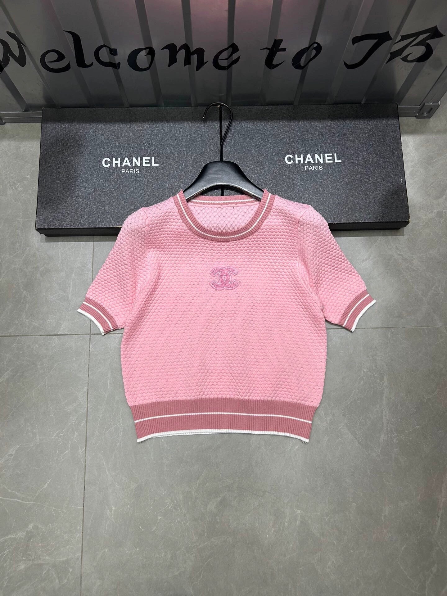 New flocked short sleeves
