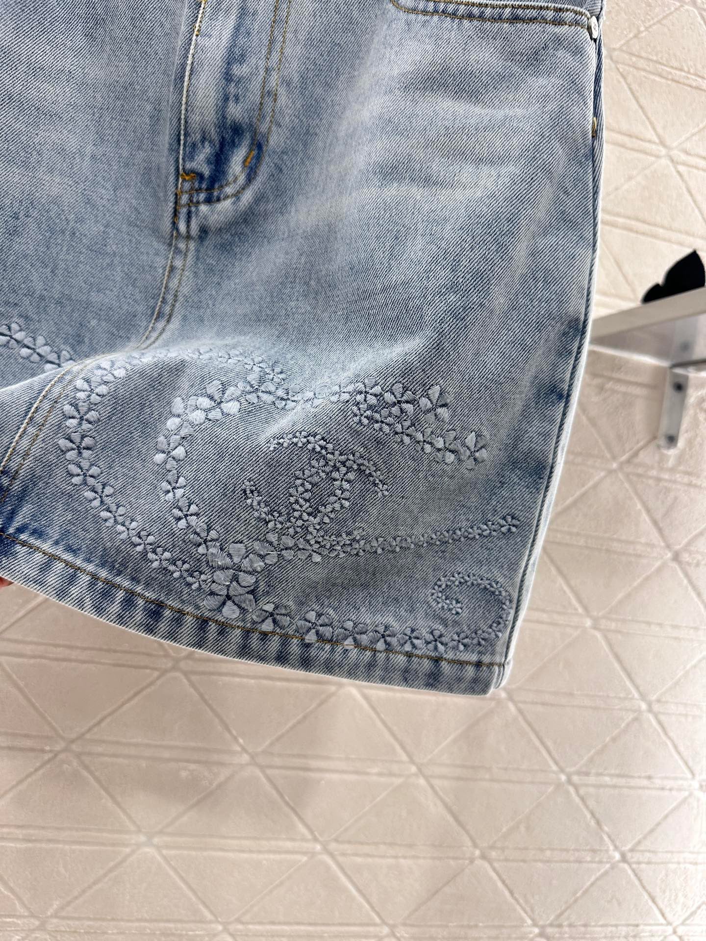25ss Camellia Embroidery Denim Skirt