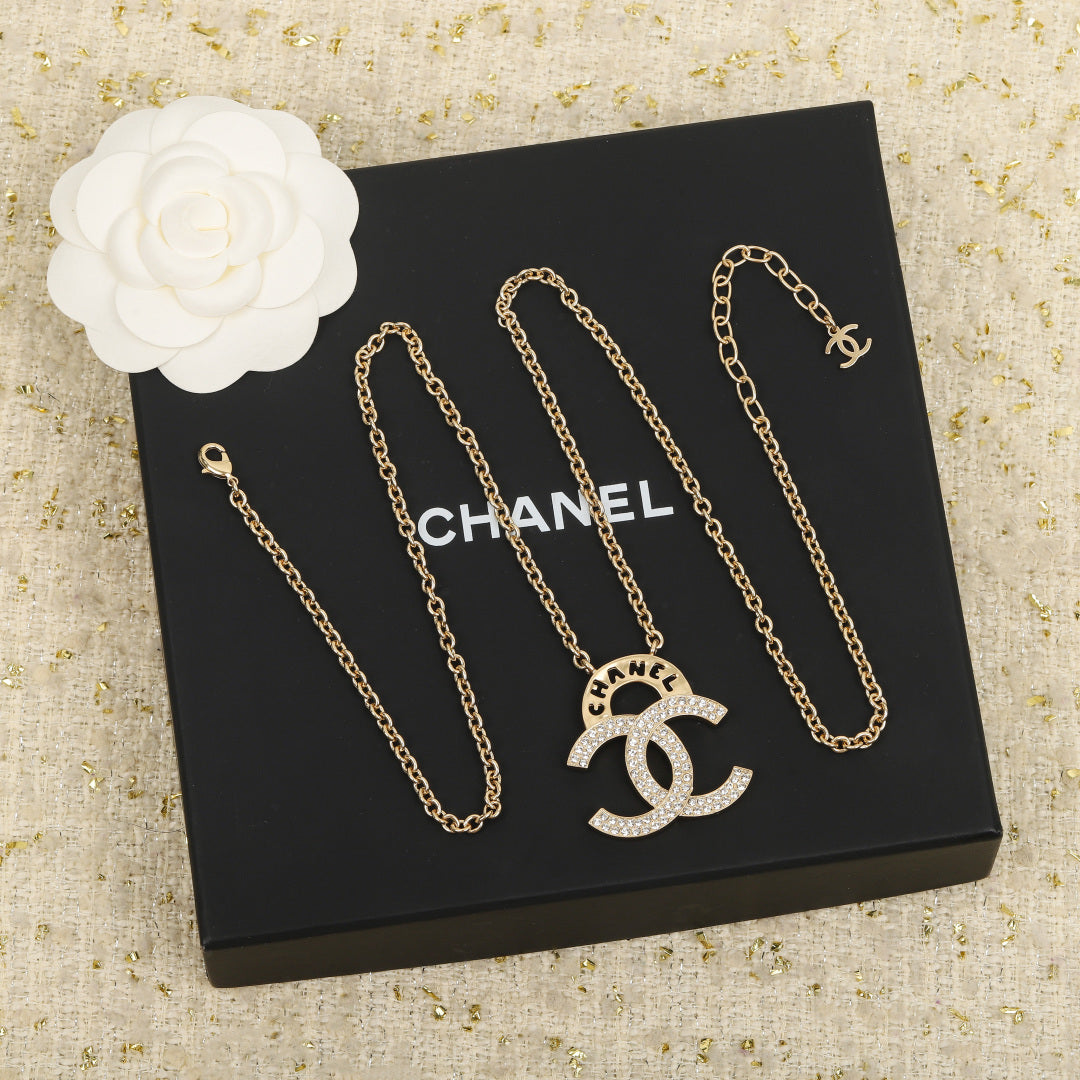 New double C hollow necklace