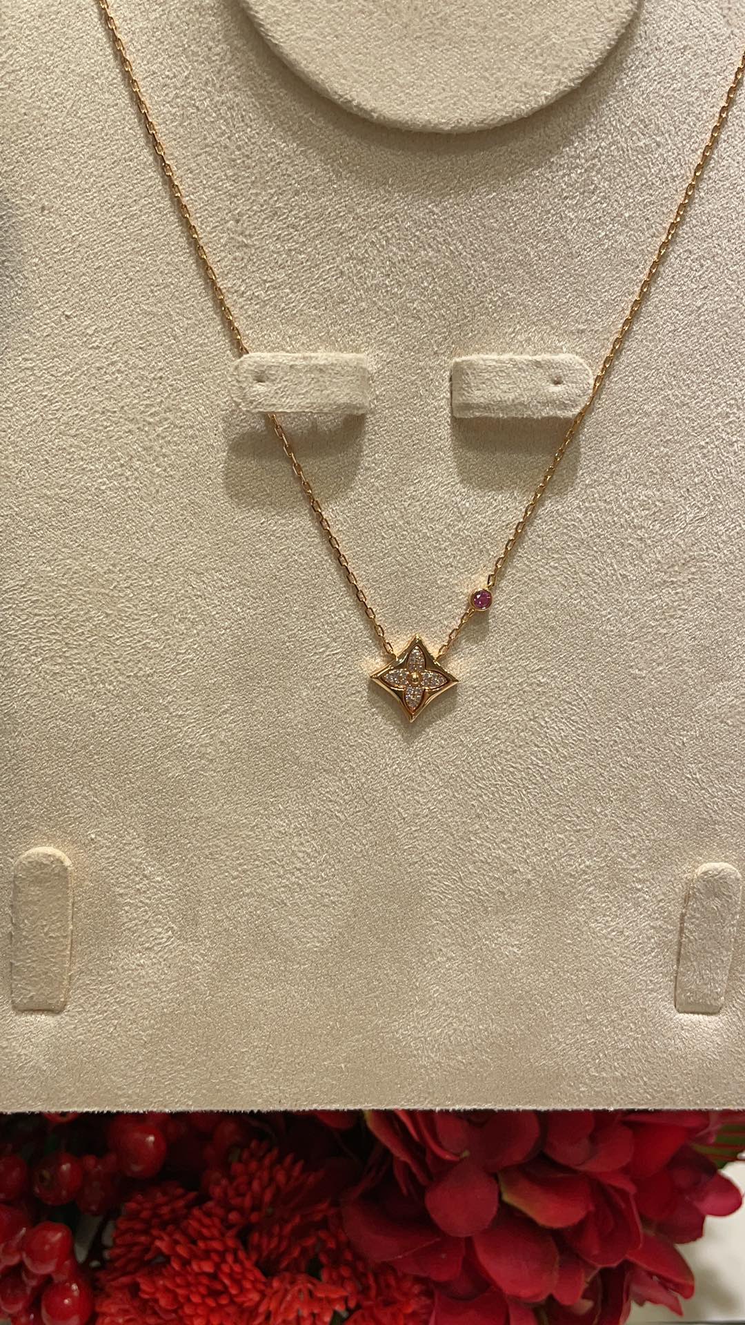 New full diamond floral square necklace