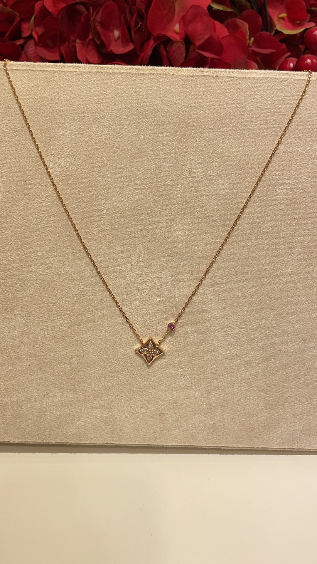 New full diamond floral square necklace