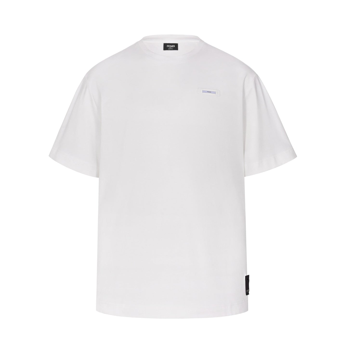Short sleeves with small leather label on chest