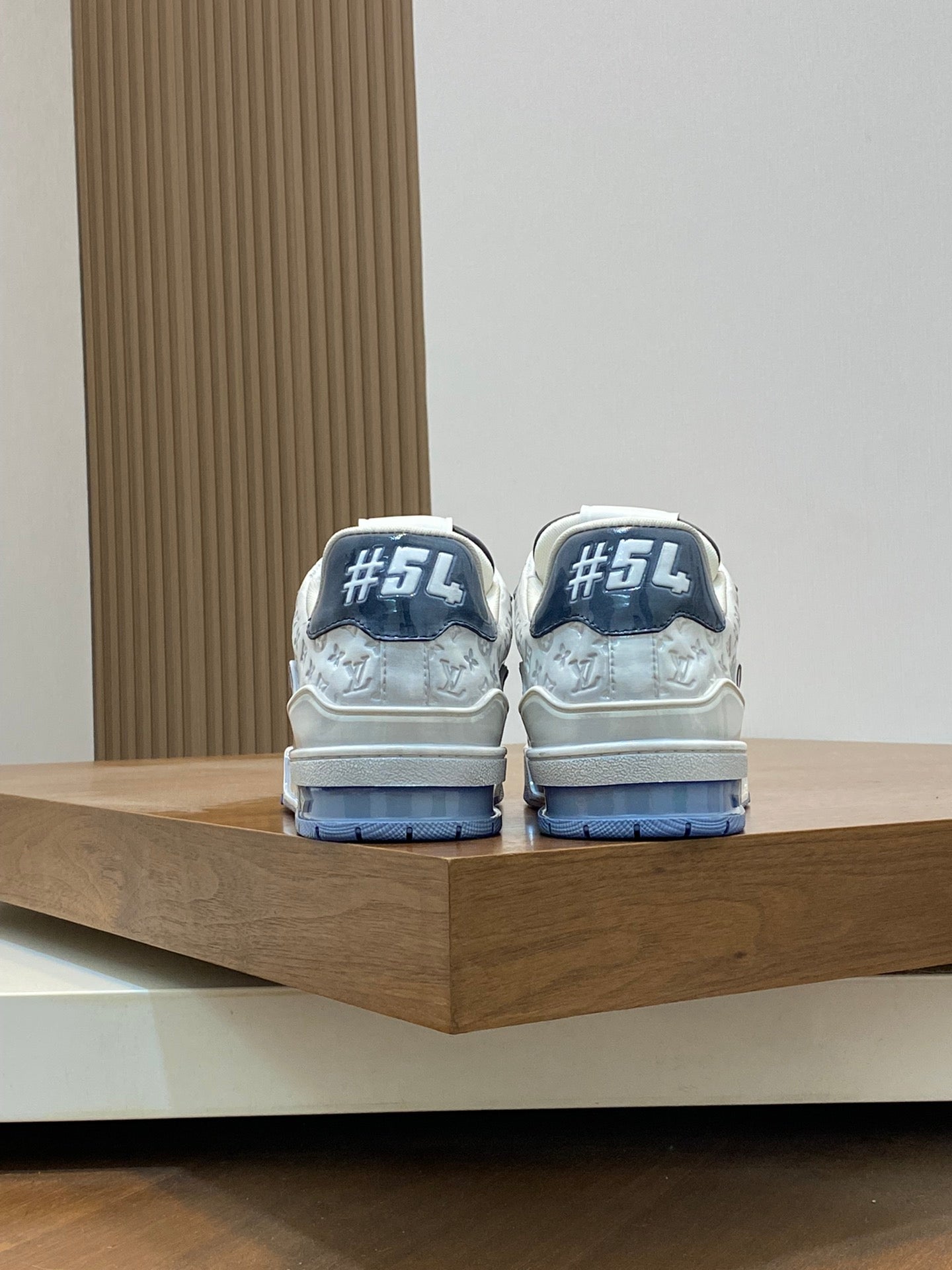 L Men's Casual Sneakers