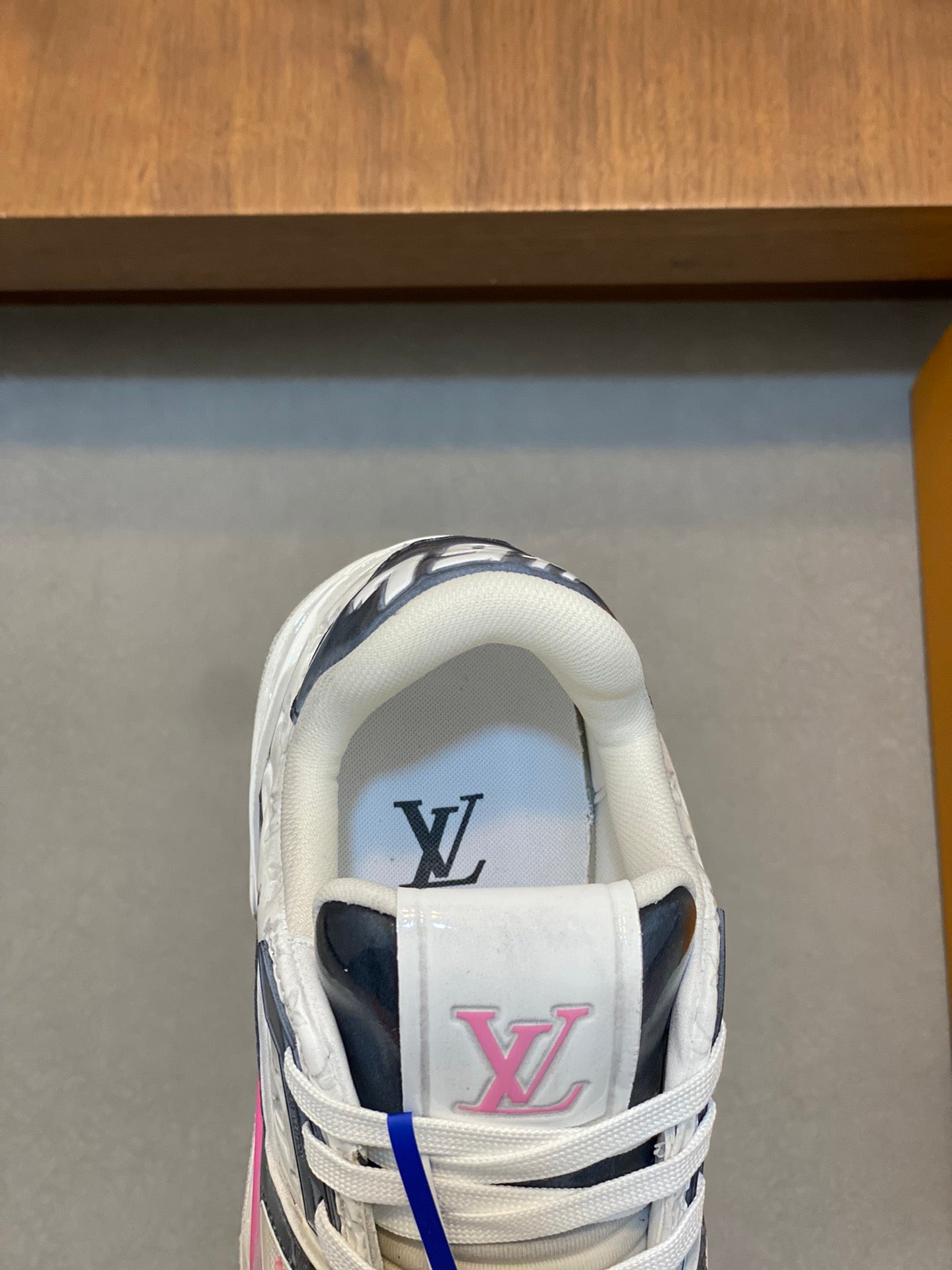 L Men's Casual Sneakers