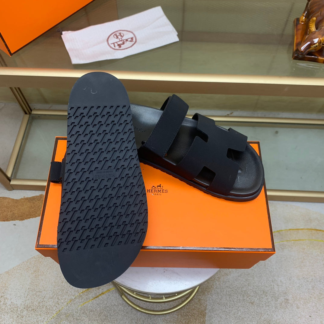 H leather slippers