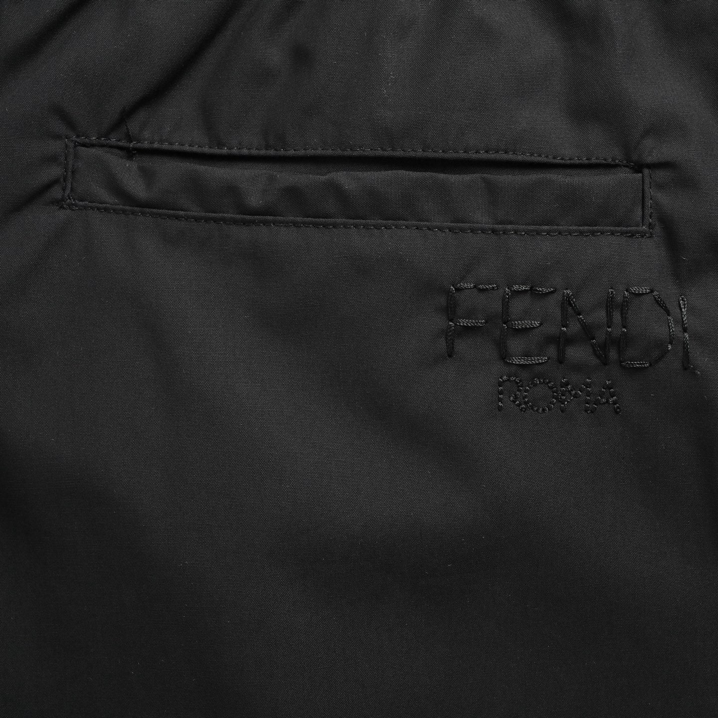 Fe 25Solid color Bermuda shorts