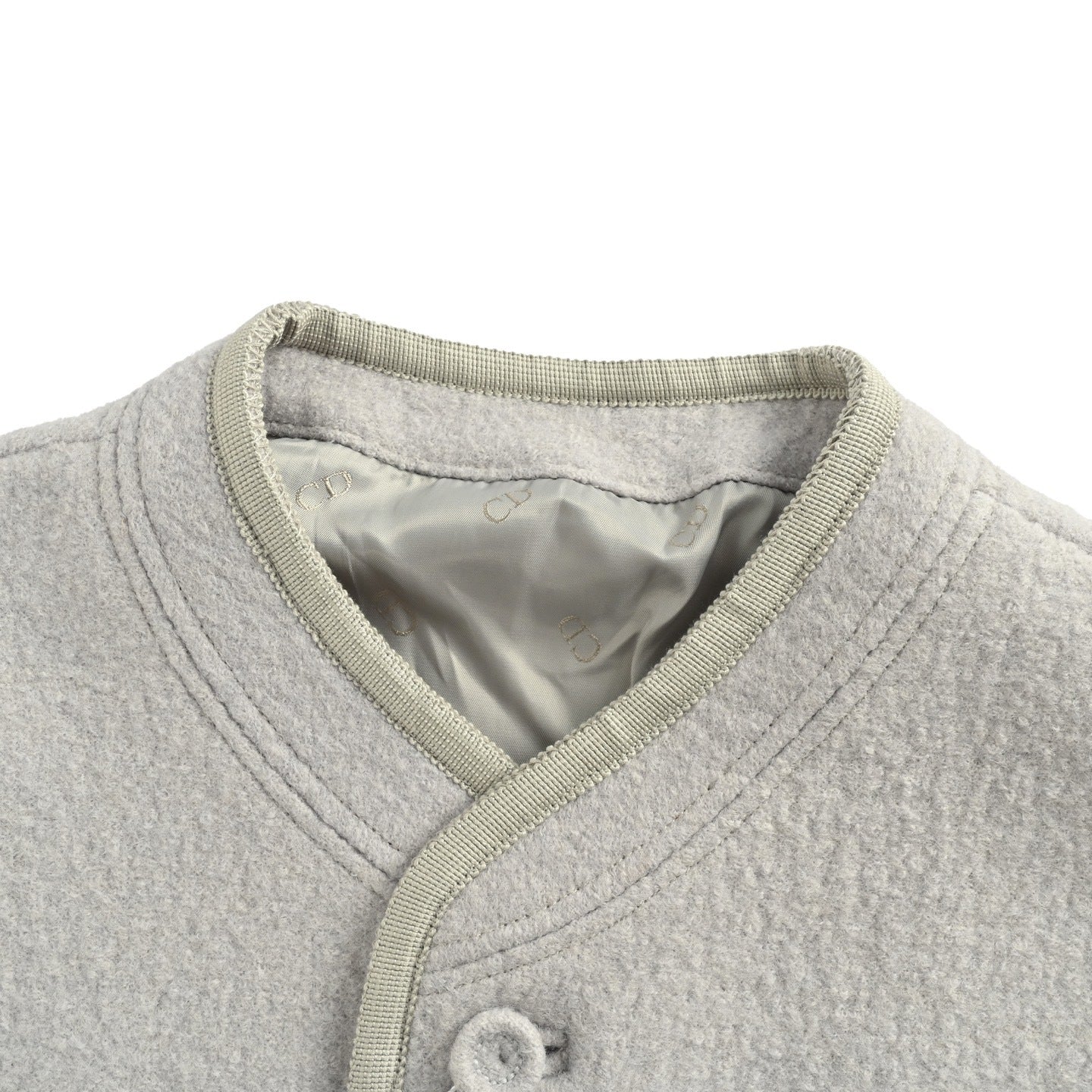 25 Hemmed wool cardigan jacket