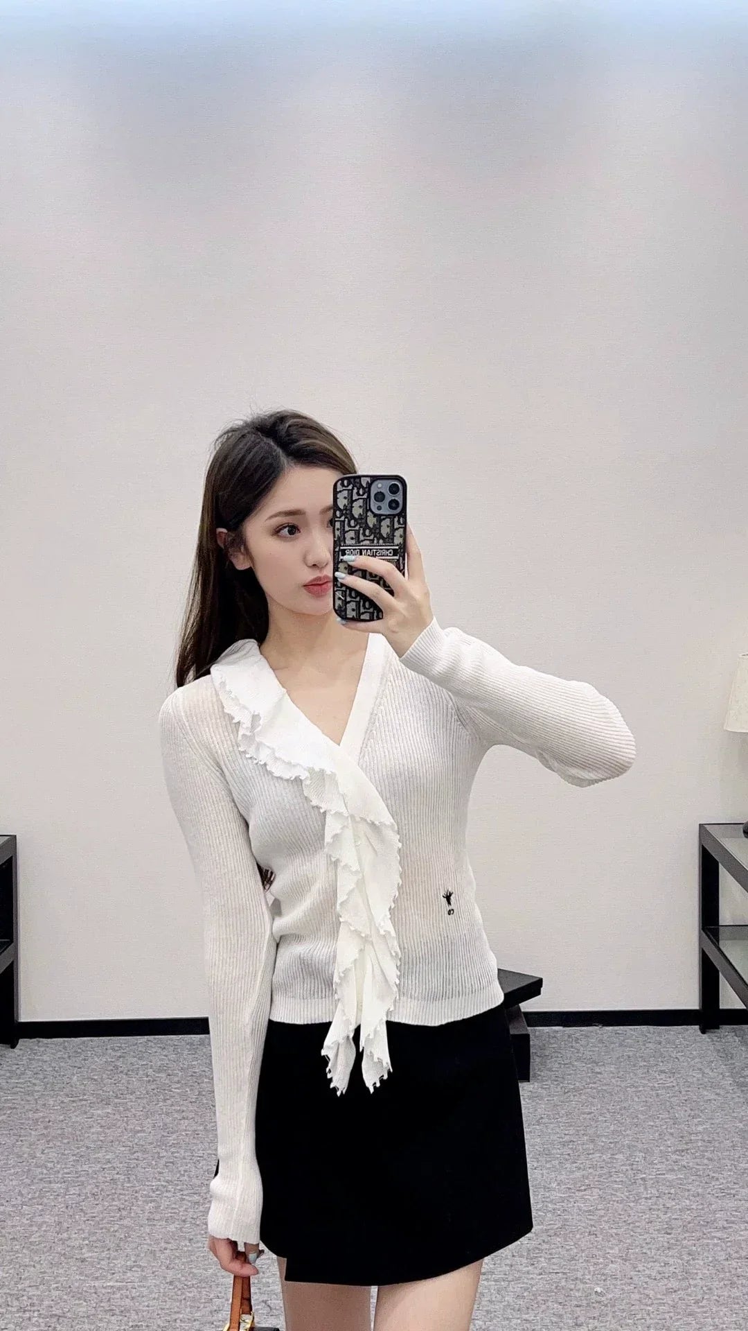 25 3D Lace Lapel Knit Top