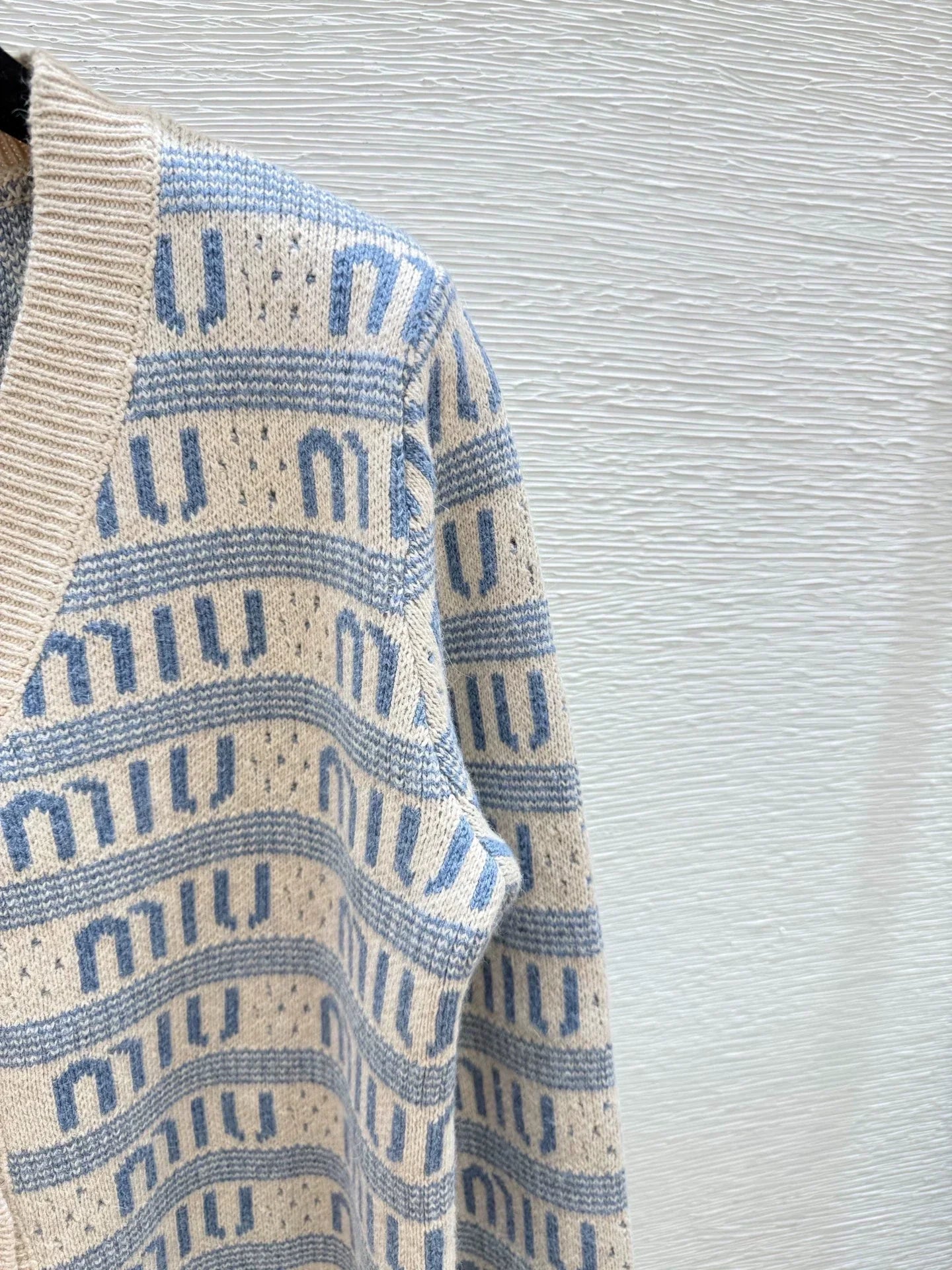25fw LOGO Knitted Cardigan