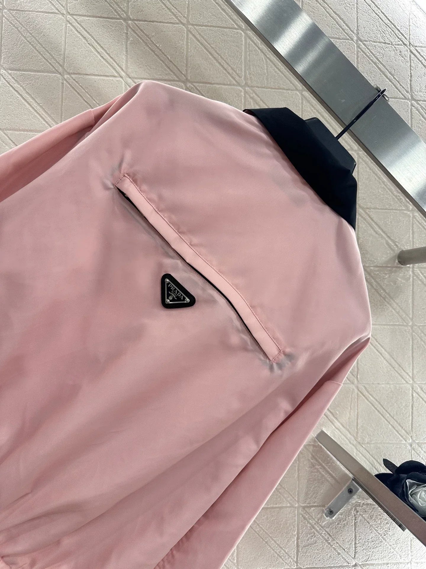 P 25 Windproof zip-up jacket