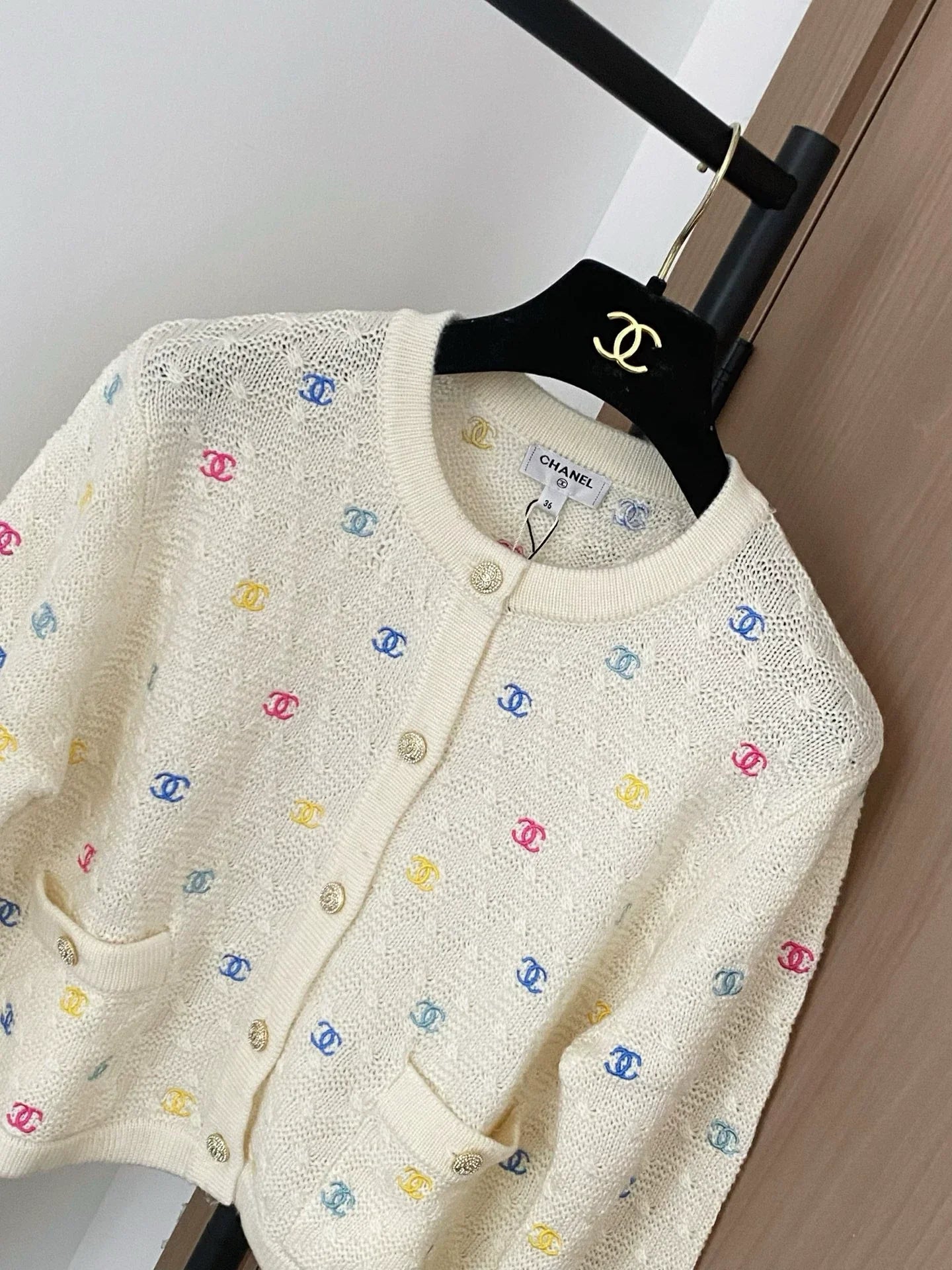 25fw new V-neck embroidered knitted cardigan