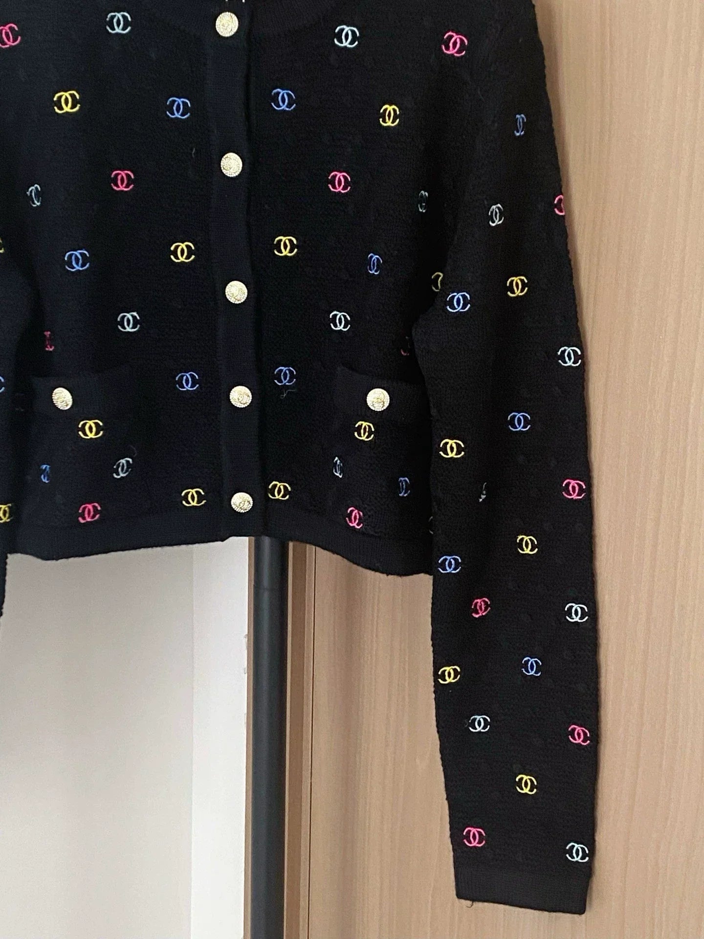25fw new V-neck embroidered knitted cardigan