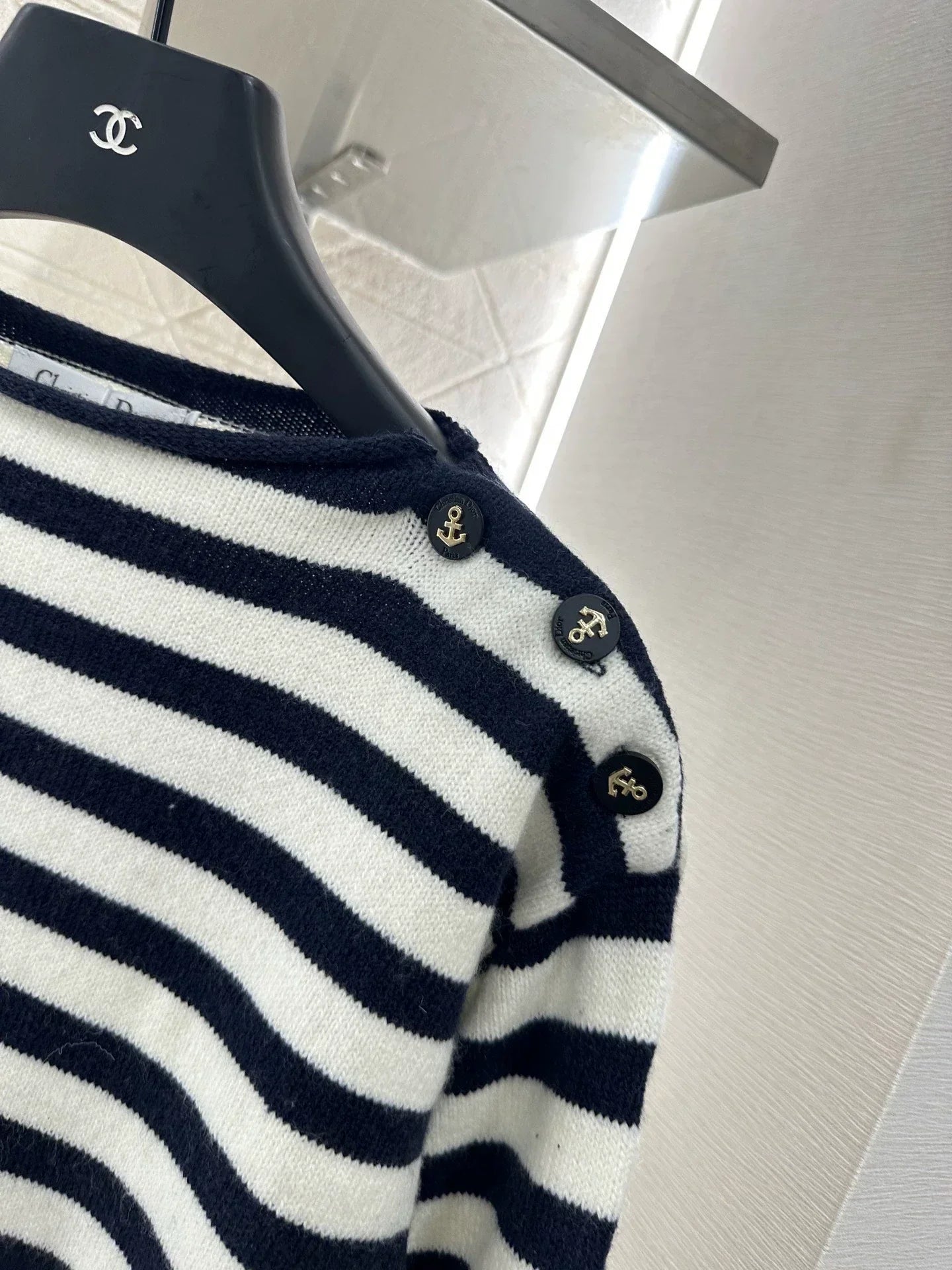 D 25 Striped long-sleeved knit top