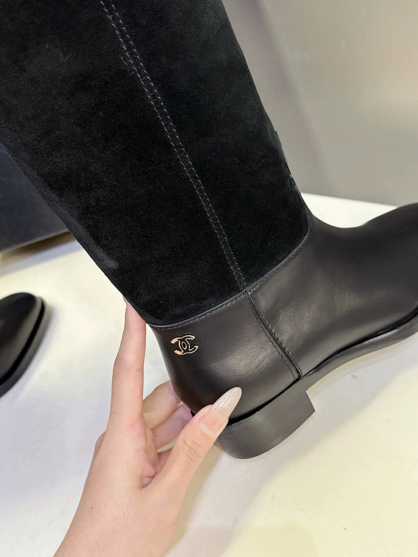 25B straight boots