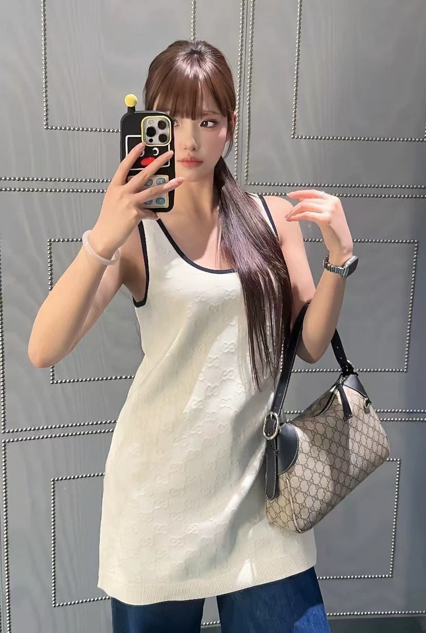 25 new white jacquard knitted vest skirt