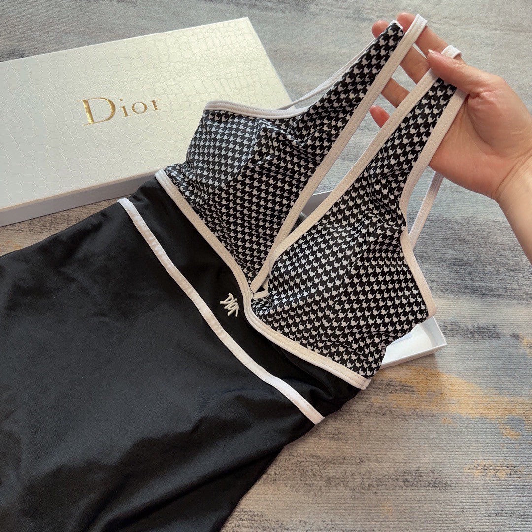 D swimsuit