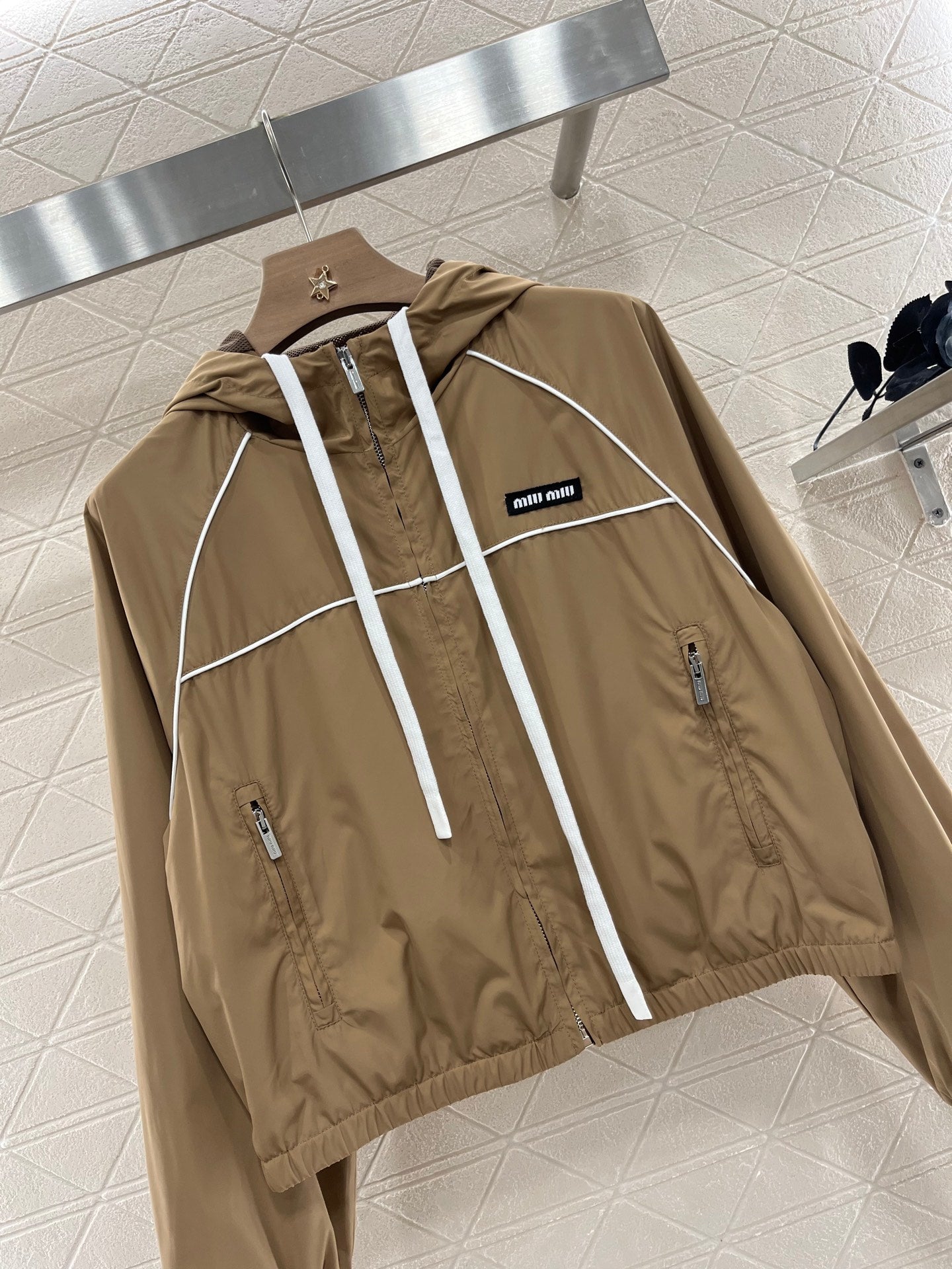 25 new products Hooded jacket