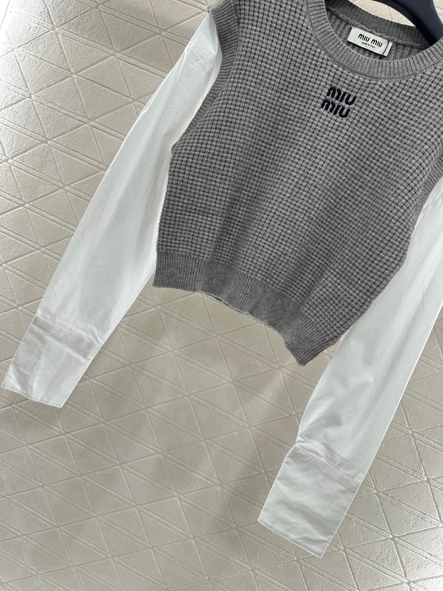 25 New Arrival Knitted long-sleeved top