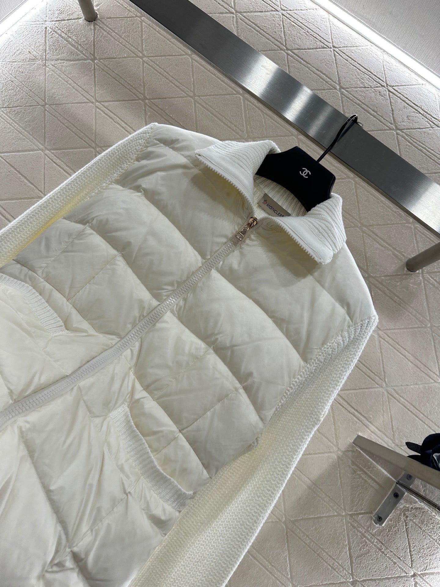 25 New Arrival Zip-Up Down Jacket