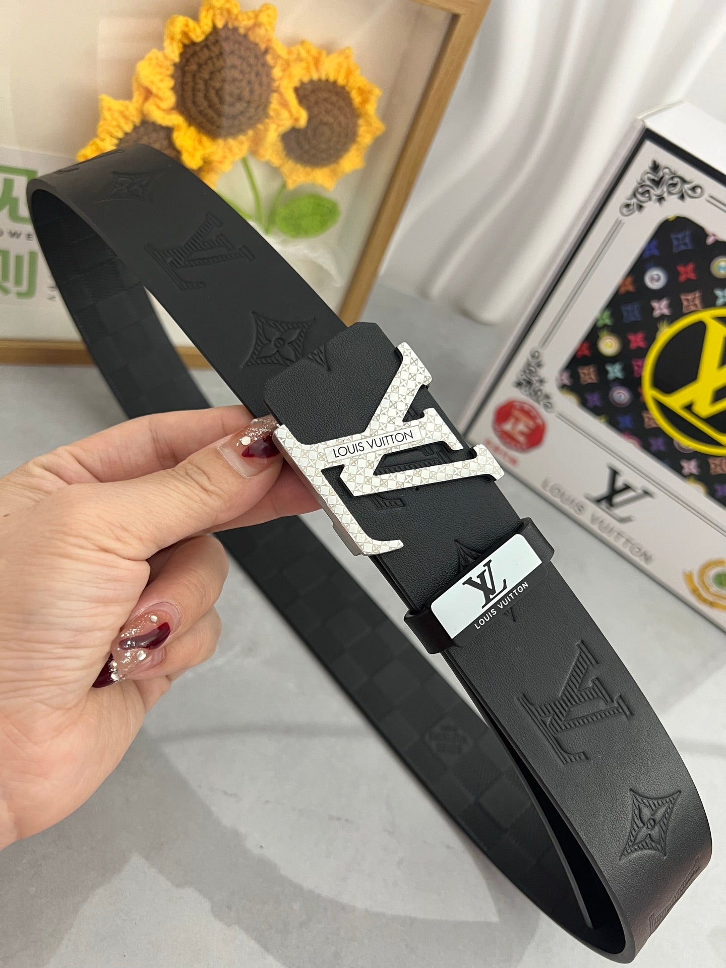 25 L leather belt