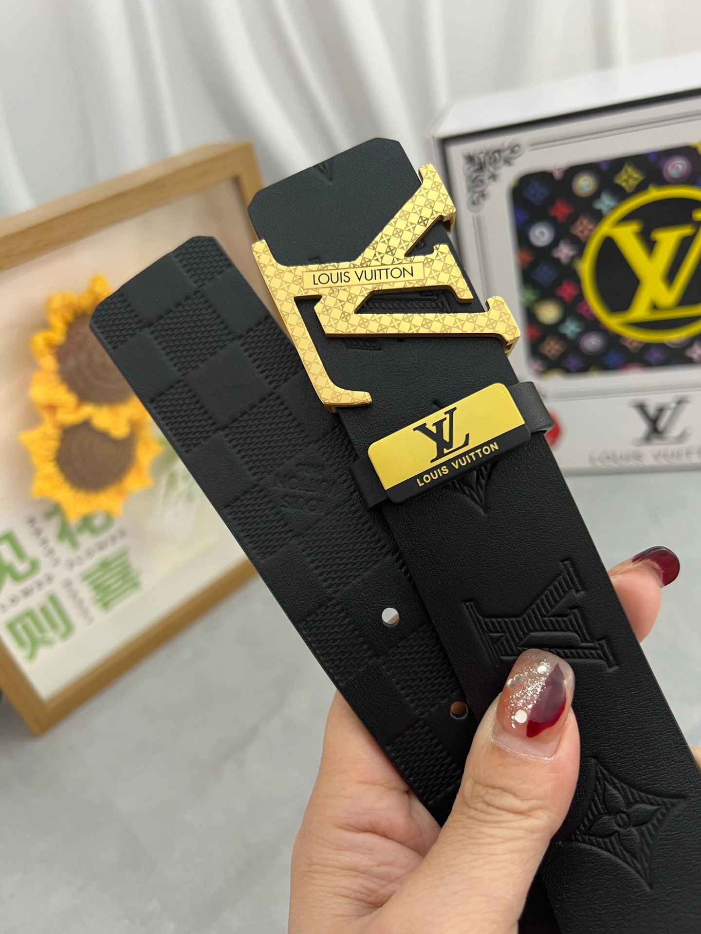 25 L leather belt