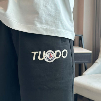 MO 25 Logo Embroidered Shorts