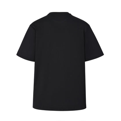 Short sleeves with small leather label on chest