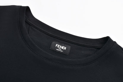 Short sleeves with small leather label on chest