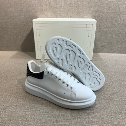 Pops Shoes Couple