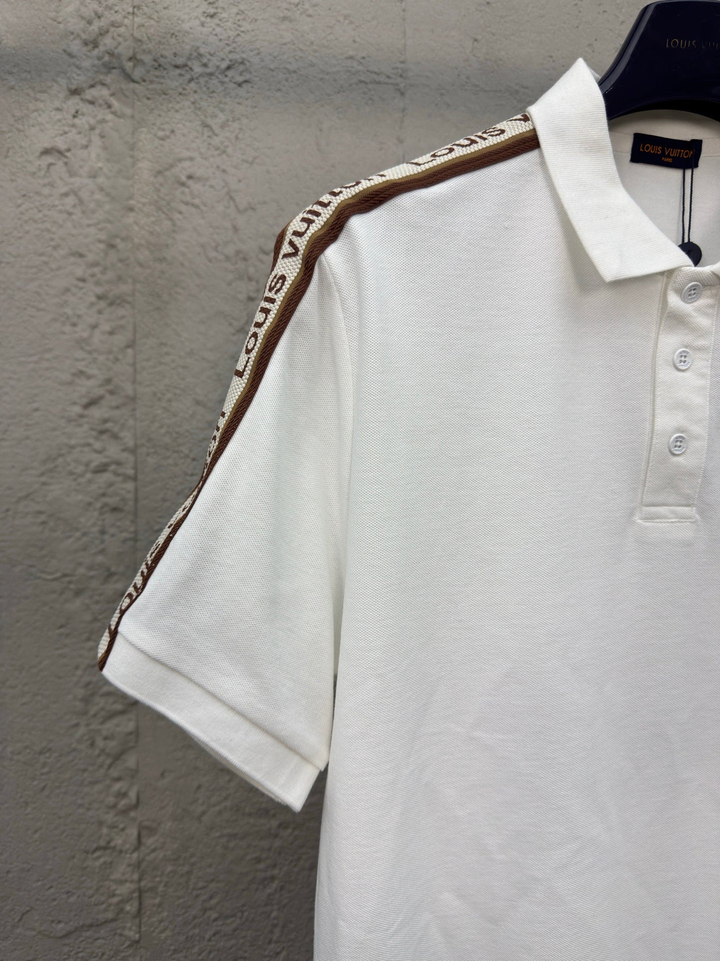 25 Full body embroidered POLO shirt