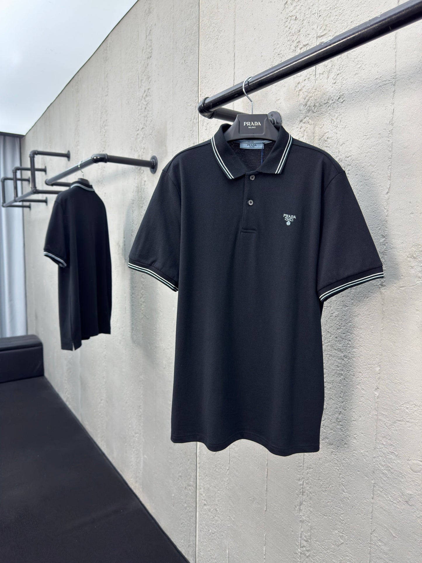 25 Classic embroidered POLO shirt