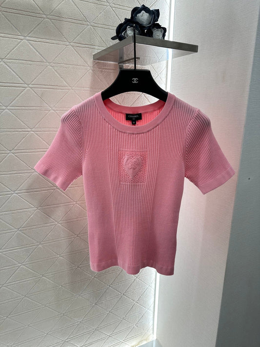 Heart-shaped knitted short-sleeved shirt