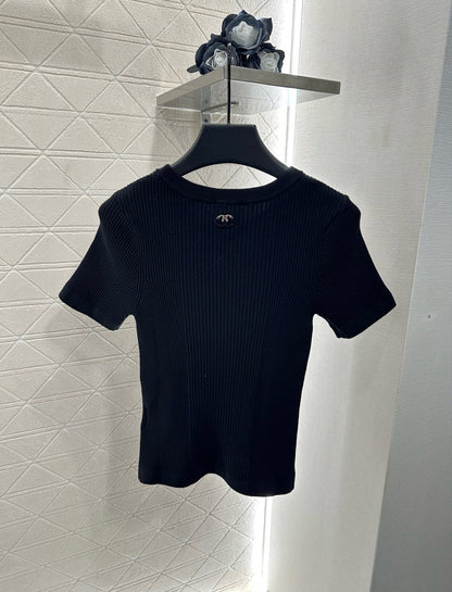 Heart-shaped knitted short-sleeved shirt