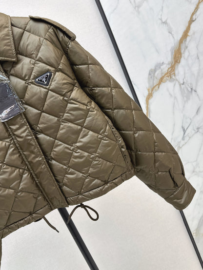 Diamond-patterned lapel short down jacket