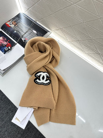 Cashmere knitted scarf