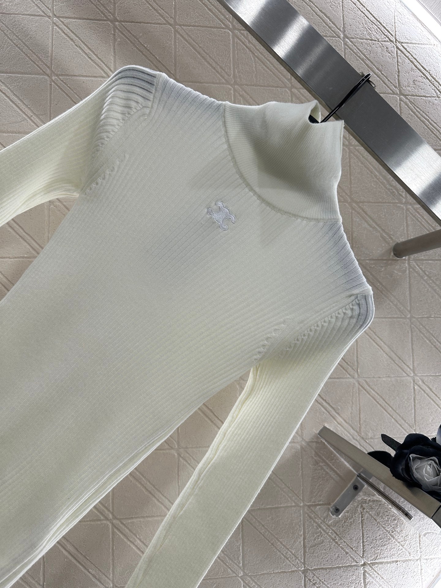 25fw Slim fit high neck base shirt