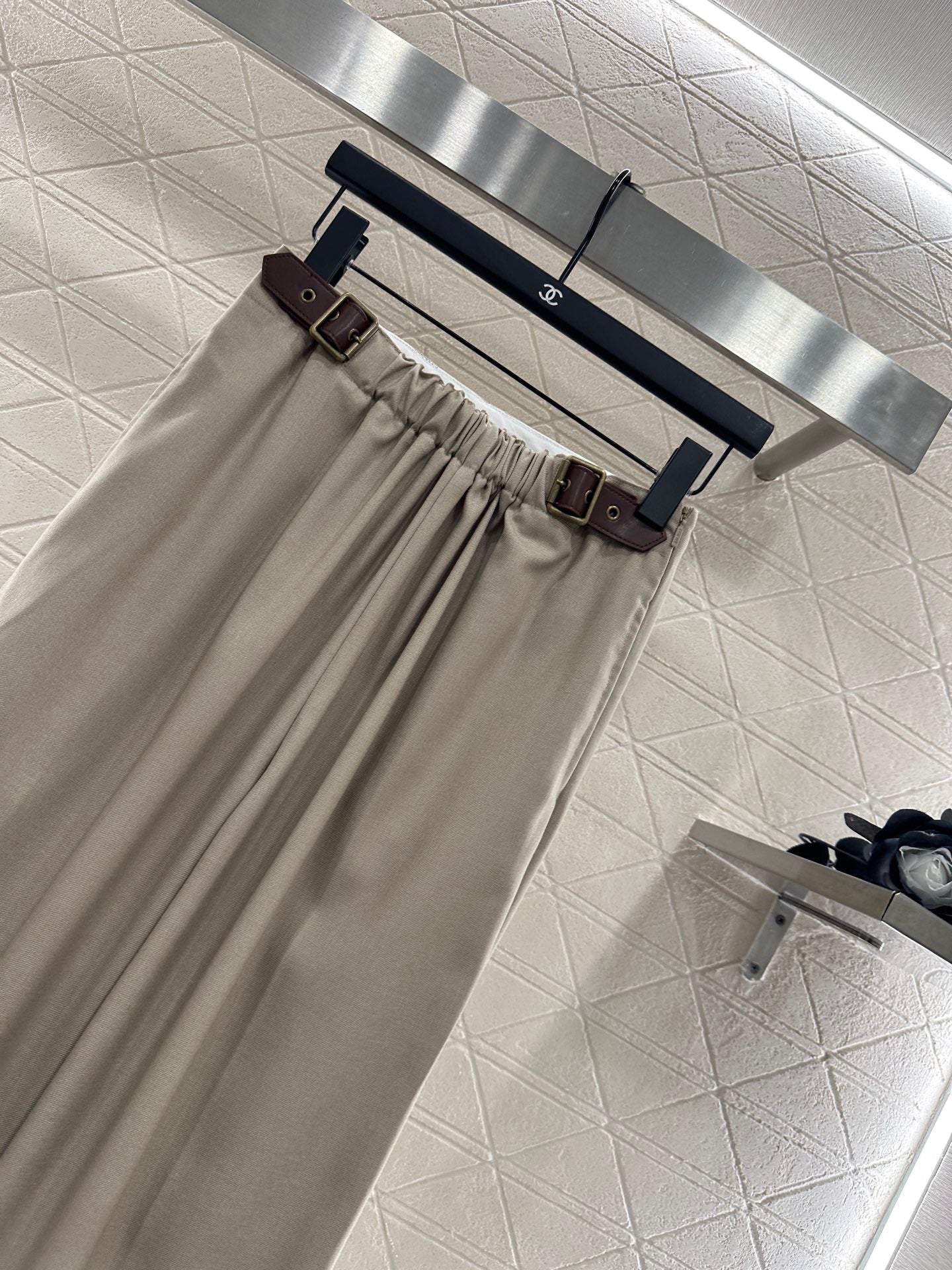 25fw Elastic pleated pants