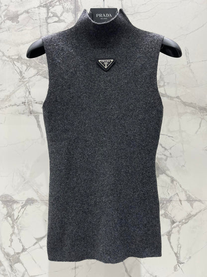 25fw Half high neck triangular vest