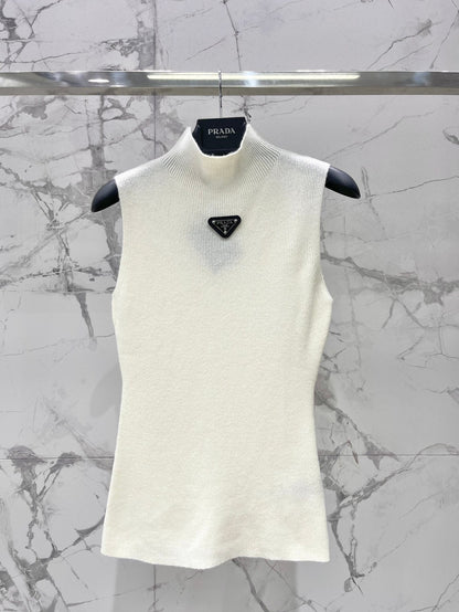 25fw Half high neck triangular vest
