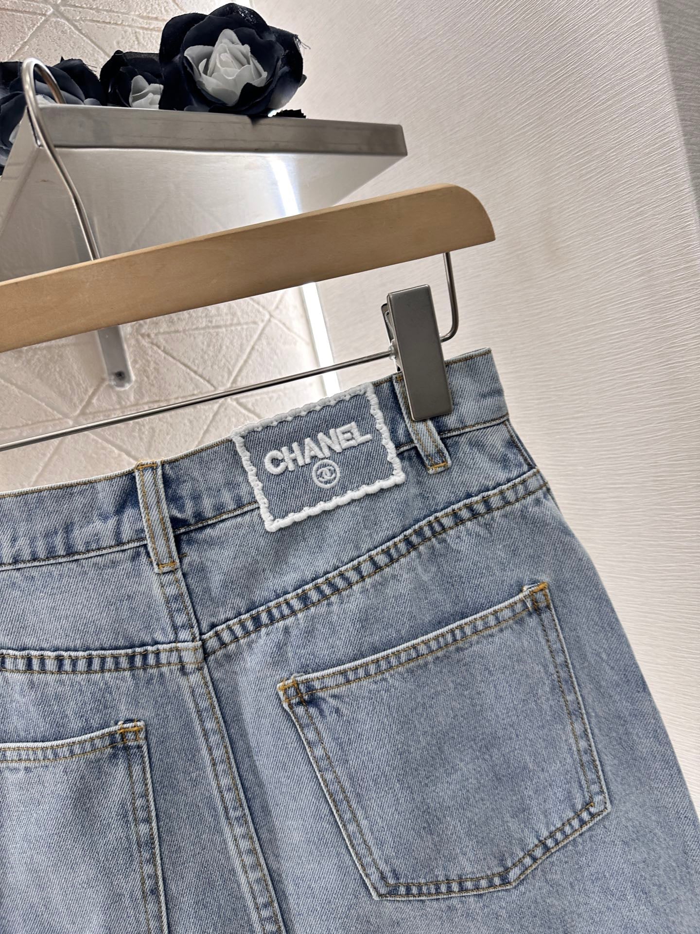25ss Camellia Embroidery Denim Skirt