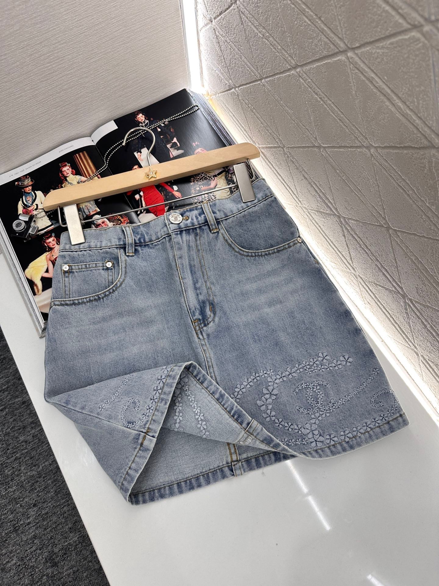 25ss Camellia Embroidery Denim Skirt