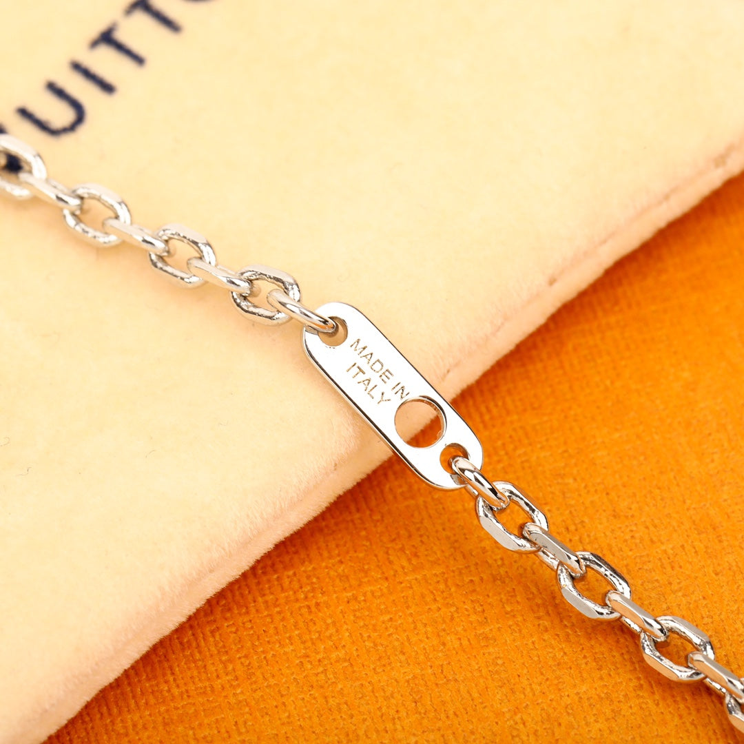 Full diamond foldable airplane necklace