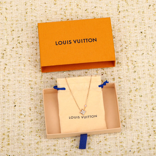 Classic Floral Necklace