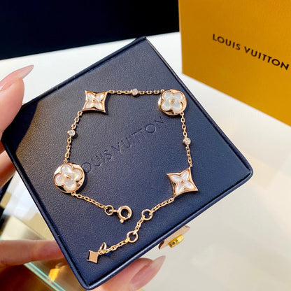 New four-flower bracelet