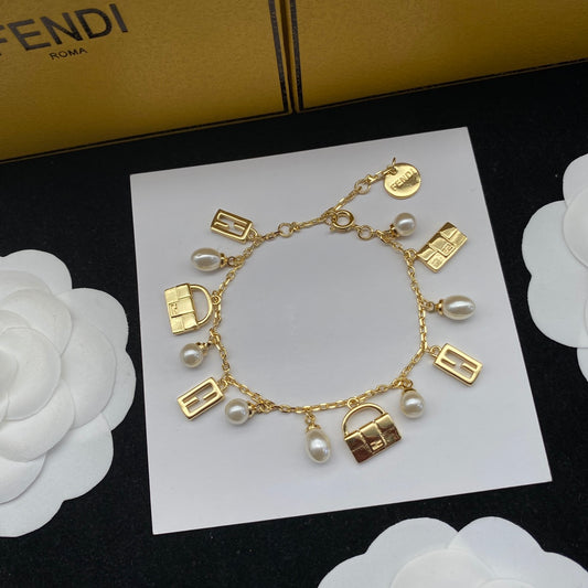 New lock pearl bracelet