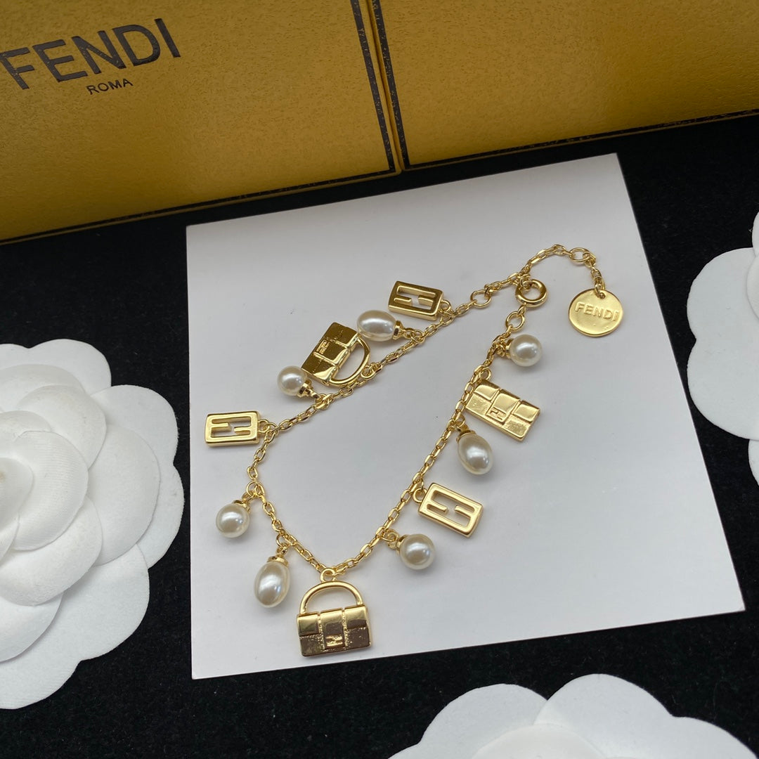 New lock pearl bracelet