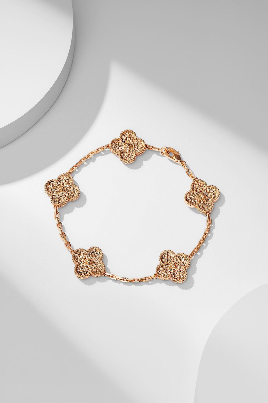 Gold-stamped five-flower bracelet