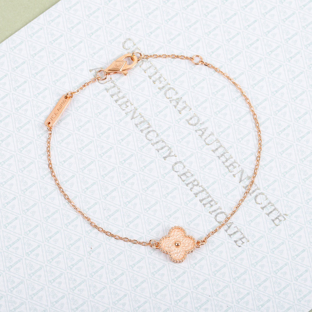 Gold-stamped single flower mini bracelet